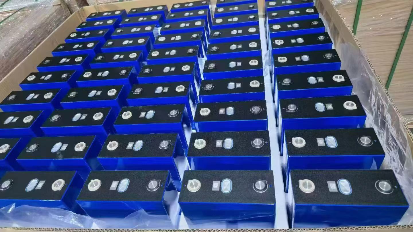 Cells palletised in warehouse, blue foam packaging